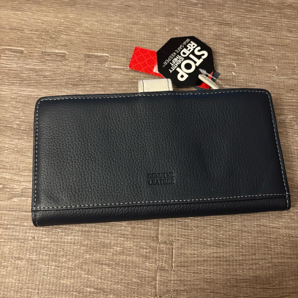 Kelly & Katie Navy And White Bifold Wallet BNWT